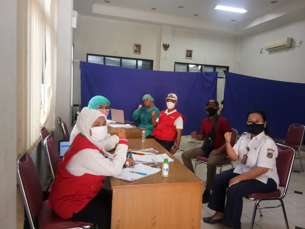 Monitor Pelaksanaan PCR bagi warga RW 03 dan RW 09